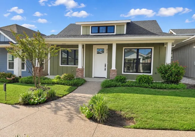 Photo 1 of Single family home for sale at 312 Woodside Trl, Waxahachie, TX 75165 | MLS# 21225891 | Listing updated on 2026-09-22