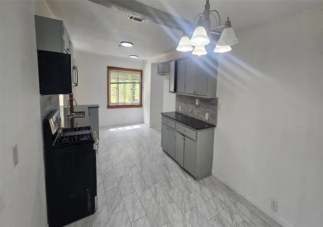 Photo 3 of Single family home for sale at 3515 Junior Pl, Shreveport, LA 71119 | MLS# 21226725 | Listing updated on 2026-07-26