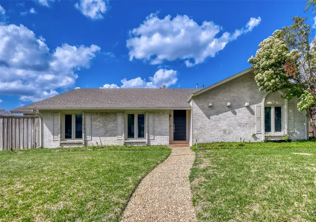 Single family home for sale at 6639 Winterwood Ln, Dallas, TX 75248 | MLS# 21151317