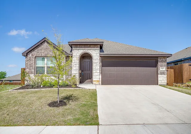 Photo 1 of Single family home for sale at 928 Ridgehurst Dr, Godley, TX 76044 | MLS# 21229035 | Listing updated on 2026-09-05