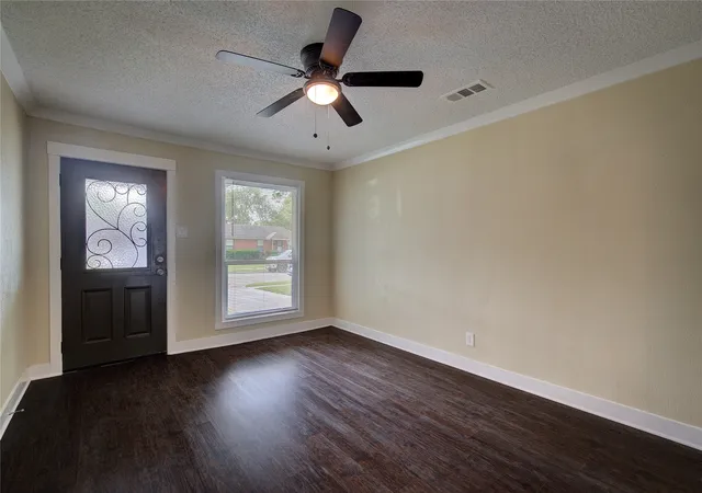Photo 3 of Sale Pending at 1507 Crestridge Dr, Mesquite, TX 75149 | MLS# 21228707 | Listing updated on 2026-08-24
