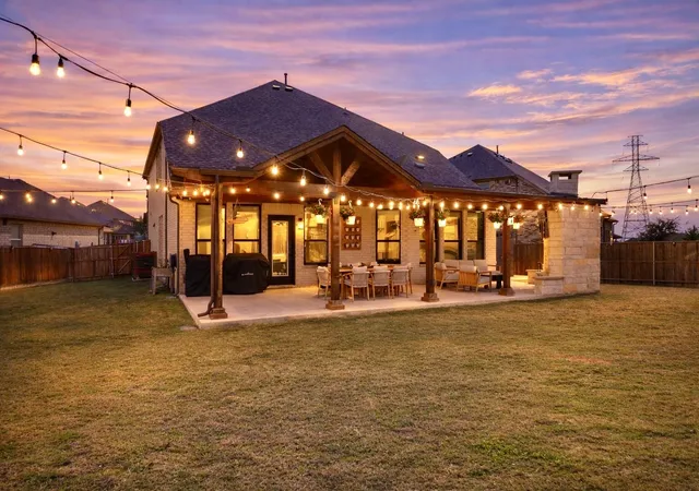 Photo 1 of Single family home for sale at 101 Mossy Oak Trl, Fort Worth, TX 76131 | MLS# 21228817 | Listing updated on 2026-07-24