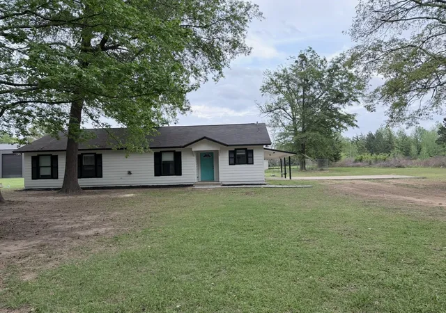Homes for sale in Pittsburg, TX | 196 County Road 2220, Pittsburg, TX 75686 | MLS# 21229084