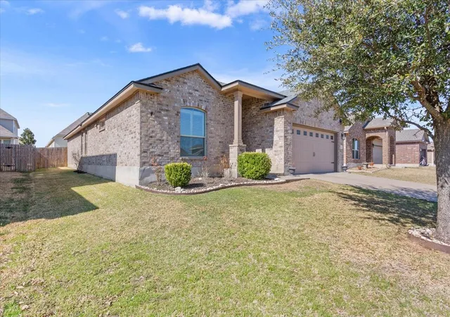 Photo 3 of Sale Pending at 2801 Samson Dr, Lorena, TX 76655 | MLS# 21229115 | Listing updated on 2026-08-03