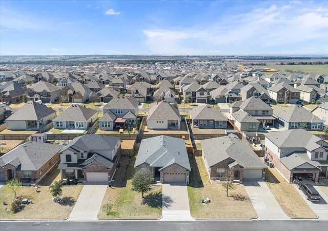 Photo 4 of Sale Pending at 2801 Samson Dr, Lorena, TX 76655 | MLS# 21229115 | Listing updated on 2026-08-03