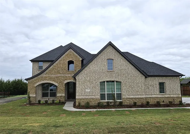 Homes for sale in Trenton, TX | 237 Magnolia Ct, Trenton, TX 75490 | MLS# 21229164
