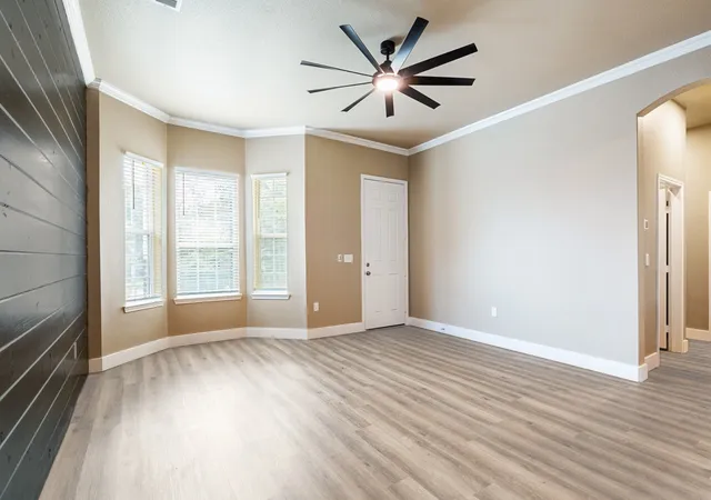 Photo 2 of Single family home for sale at 413 Henderson St, Bonham, TX 75418 | MLS# 21229120 | Listing updated on 2026-10-05
