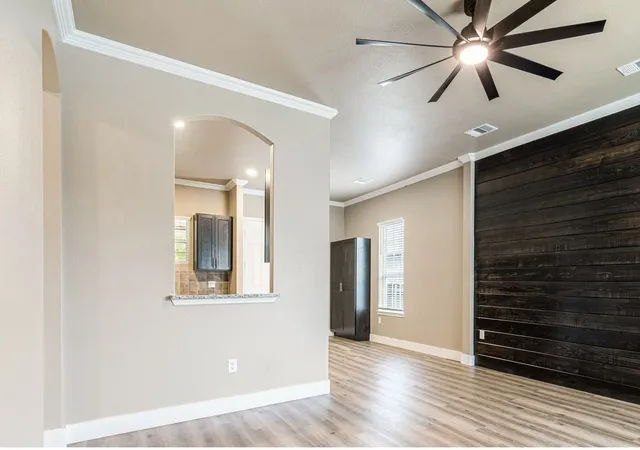 Photo 4 of Single family home for sale at 413 Henderson St, Bonham, TX 75418 | MLS# 21229120 | Listing updated on 2026-10-05