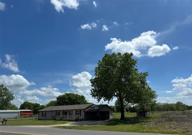 Photo 3 of Single family home for sale at 7910 County Road 392, Princeton, TX 75407 | MLS# 21229229 | Listing updated on 2026-07-20