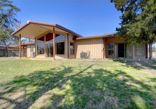 Photo 3 of House for sale at 111 Farm Market #21, Mount Pleasant, TX 75455 | MLS# 21202470 | Listing updated on 2026-09-17