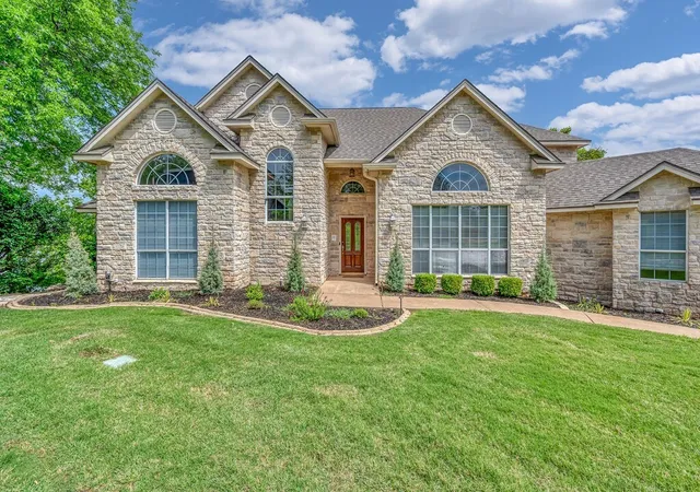 Photo 2 of Single family home for sale at 237 Giant Cedar Trl, Whitney, TX 76692 | MLS# 21227898 | Listing updated on 2026-07-23