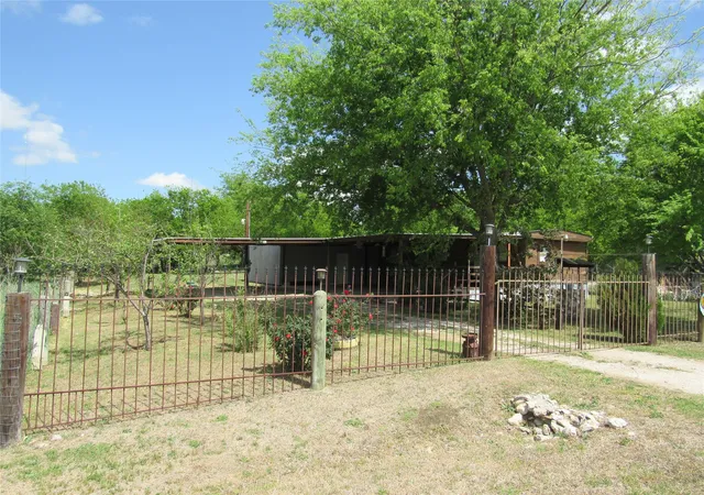 Homes for sale in Cresson, TX | 8927 Cartwright Dr, Cresson, TX 76035 | MLS# 21229304