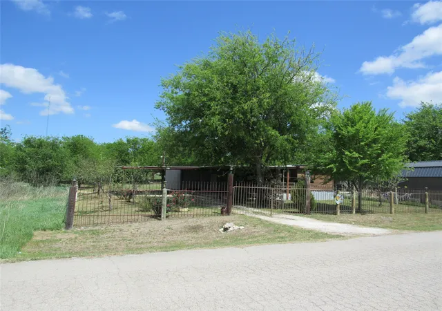 Homes for sale in Cresson, TX | 8927 Cartwright Dr, Cresson, TX 76035 | MLS# 21229304