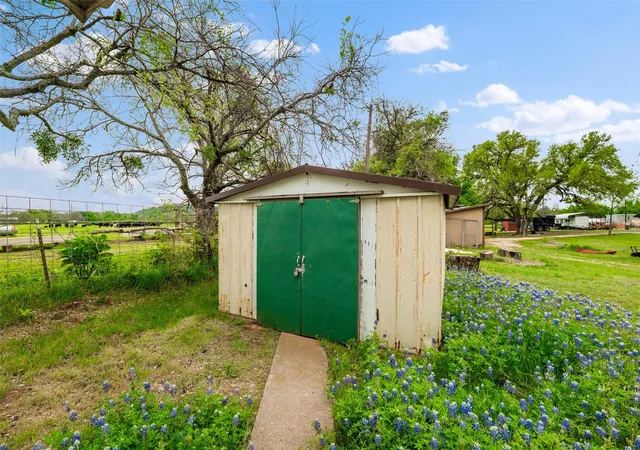 Photo 4 of Single family home for sale at 101 S Frio Ct, Weatherford, TX 76087 | MLS# 21229069 | Listing updated on 2026-07-13