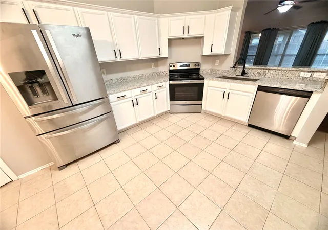 Photo 4 of Sale Pending at 328 Marshall Creek Rd, Roanoke, TX 76262 | MLS# 21229341 | Listing updated on 2026-07-27