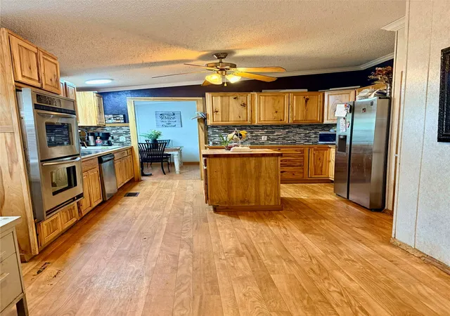 Photo 3 of Single family home for sale at 9416 Manning Ranch Rd, Eustace, TX | MLS# 21229594 | Listing updated on 2026-10-04