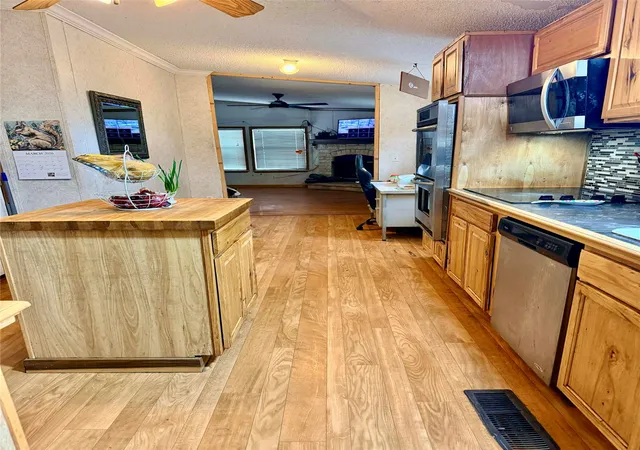 Photo 4 of Single family home for sale at 9416 Manning Ranch Rd, Eustace, TX | MLS# 21229594 | Listing updated on 2026-10-04