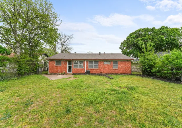 Homes for sale in Garland, TX | 505 Lawson Dr, Garland, TX 75042 | MLS# 21229629