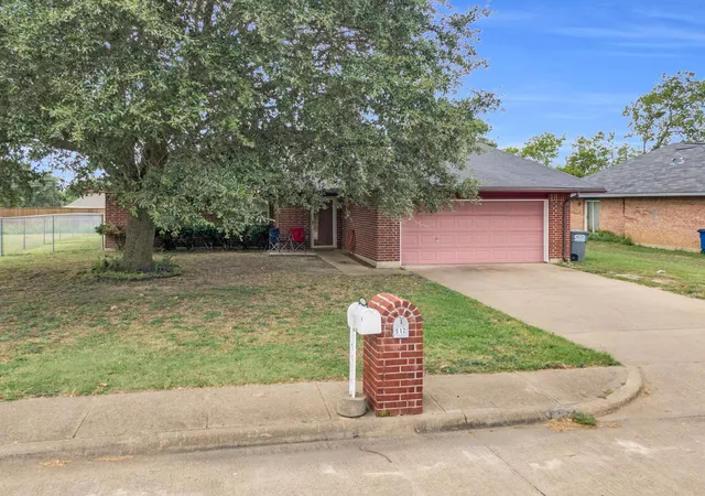 Homes for sale in Red Oak, TX | 512 Bluebird Ln, Red Oak, TX 75154 | MLS# 21225149