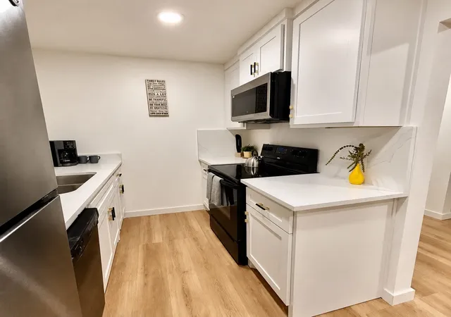 Photo 4 of Condo for sale at 5057 Ridglea Ln #1107, Fort Worth, TX 76116 | MLS# 21210248 | Listing updated on 2026-09-25