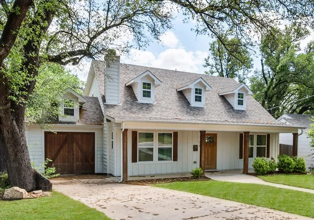 Photo 3 of Single family home for sale at 2158 Morning Glory Ave, Fort Worth, TX 76111 | MLS# 21229808 | Listing updated on 2026-10-07