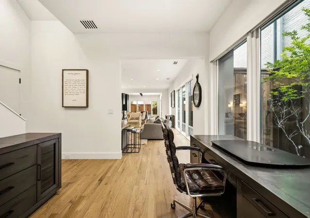 Photo 4 of Single family home for sale at 5133 Vickery Blvd, Dallas, TX 75206 | MLS# 21229890 | Listing updated on 2026-08-22