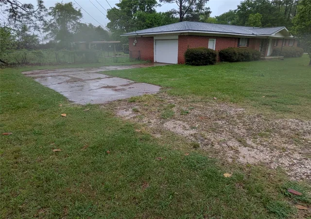 Photo 3 of Single family home for sale at 2009 County Road 4619, Athens, TX 75752 | MLS# 21229930 | Listing updated on 2026-10-06