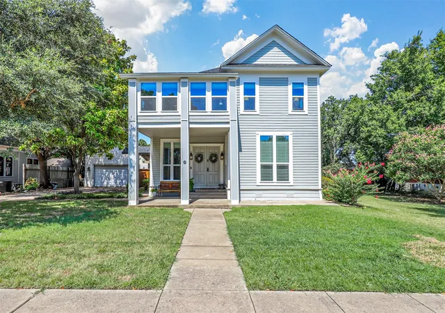 Photo 1 of Single family home for sale at 115 N 1st St, Midlothian, TX 76065 | MLS# 21229897 | Listing updated on 2026-08-25