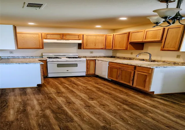 Photo 4 of House for sale at 128 Campbell St, De Soto, TX 75115 | MLS# 21227914 | Listing updated on 2026-07-17