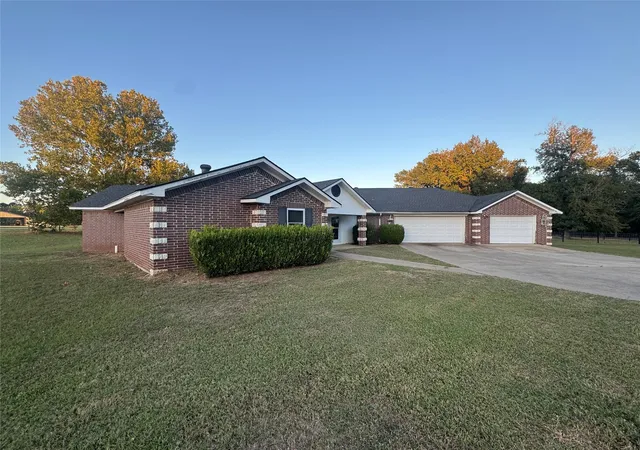 Homes for sale in Hallsville, TX | 475 Acorn Trl, Hallsville, TX 75650 | MLS# 21230139