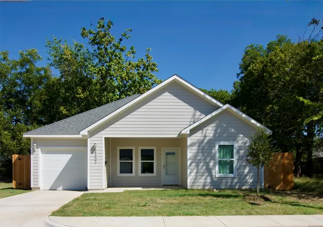 Photo 1 of Single family home for sale at 4302 Copeland St, Dallas, TX 75210 | MLS# 21215875 | Listing updated on 2026-10-05