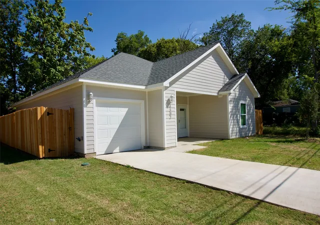 Photo 2 of Single family home for sale at 4302 Copeland St, Dallas, TX 75210 | MLS# 21215875 | Listing updated on 2026-10-05