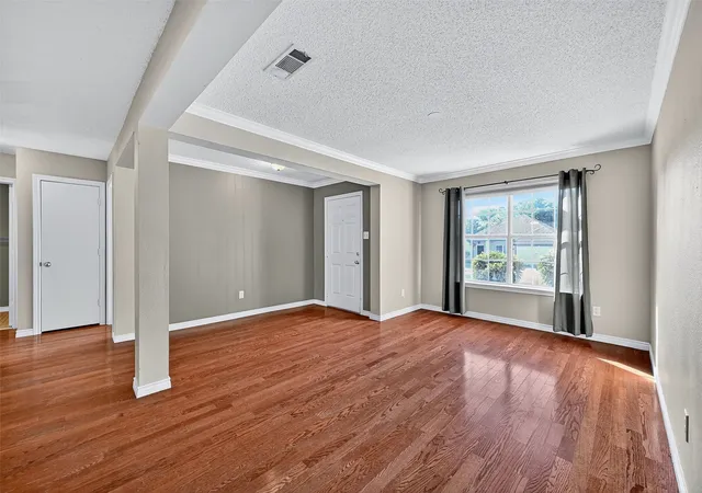 Photo 3 of Sale Pending at 1600 Creekside Ave, Sherman, TX 75092 | MLS# 21230195 | Listing updated on 2026-07-14