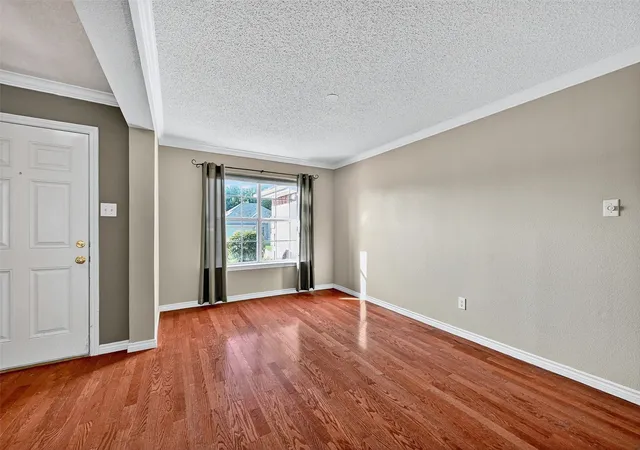 Photo 4 of Sale Pending at 1600 Creekside Ave, Sherman, TX 75092 | MLS# 21230195 | Listing updated on 2026-07-14