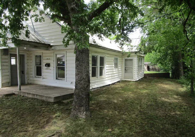 Homes for sale in Brownwood, TX | 1812 8th St, Brownwood, TX 76801 | MLS# 21230212