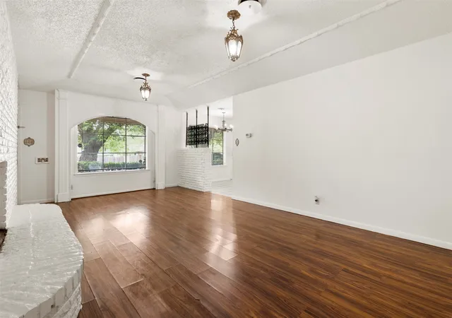 Photo 2 of Single family home for sale at 5516 Beaty St, Fort Worth, TX 76112 | MLS# 21230174 | Listing updated on 2026-09-04