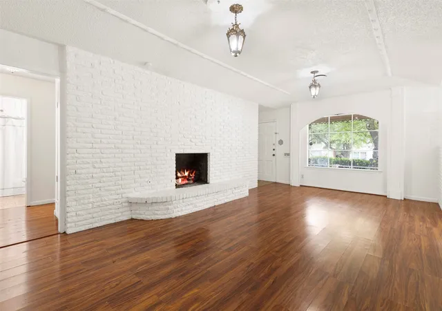 3rd image of 5516 Beaty St, Fort Worth, TX 76112 | MLS# 21230174