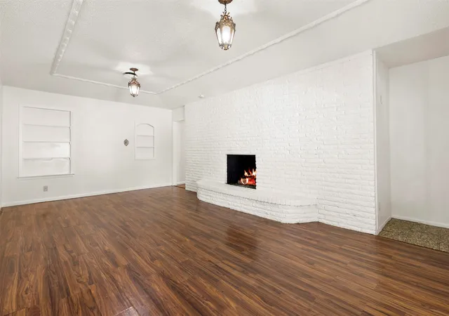 4th image of 5516 Beaty St, Fort Worth, TX 76112 | MLS# 21230174