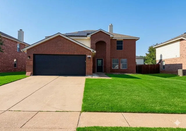 Homes for sale in Crowley, TX | 1112 Beaverwood Ln, Crowley, TX 76036 | MLS# 21229804
