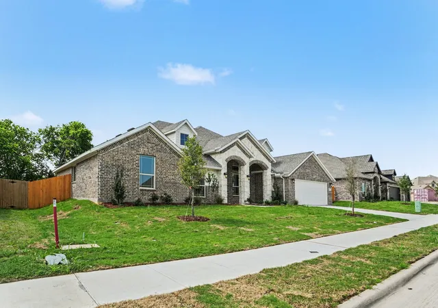 Homes for sale in De Soto, TX | 706 Alaina Dr, De Soto, TX 75115 | MLS# 21230272