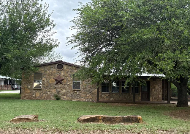Homes for sale in Graford, TX | 210 Jones Rd, Graford, TX 76449 | MLS# 21230307