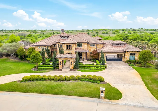 Photo 3 of Sale Pending at 9541 Marbella Dr, Fort Worth, TX 76126 | MLS# 21205061 | Listing updated on 2026-08-26