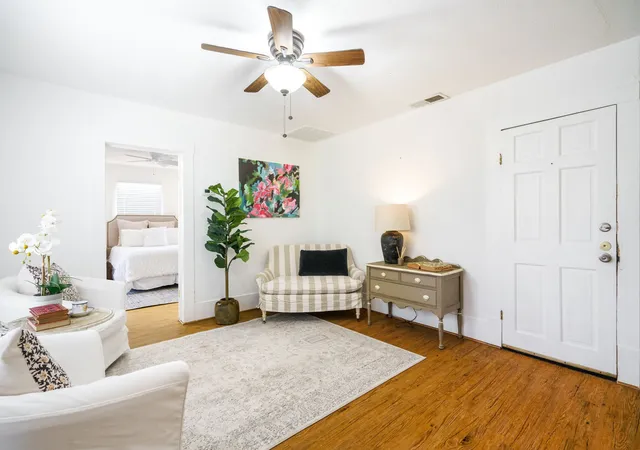 Photo 4 of House for sale at 303 N Waddill St, Mc Kinney, TX 75069 | MLS# 21184202 | Listing updated on 2026-09-15