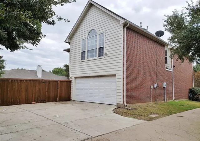 11th image of 211 Moss Hill Rd, Irving, TX 75063 | MLS# 21230465
