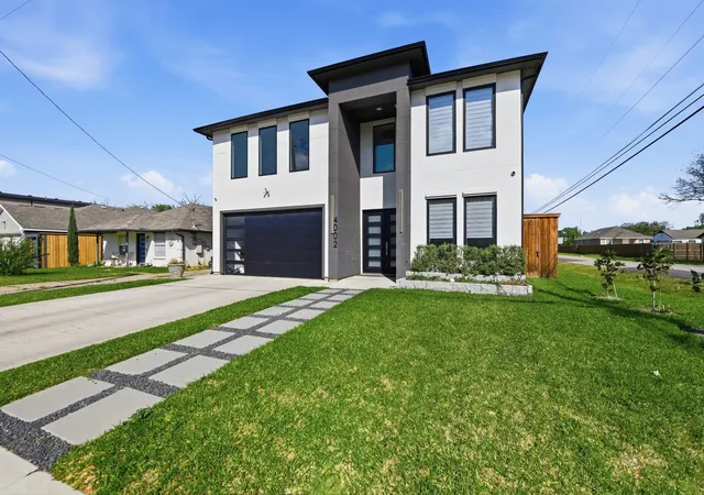 Photo 2 of Single family home for sale at 4002 Furey St, Dallas, TX 75212 | MLS# 21230237 | Listing updated on 2026-08-23