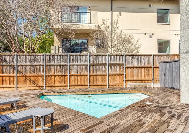 2nd image of 3907 Throckmorton St, Dallas, TX 75219