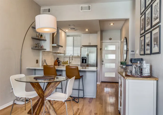 2nd image of 3907 Throckmorton St #2, Dallas, TX 75219 | MLS# 21217843