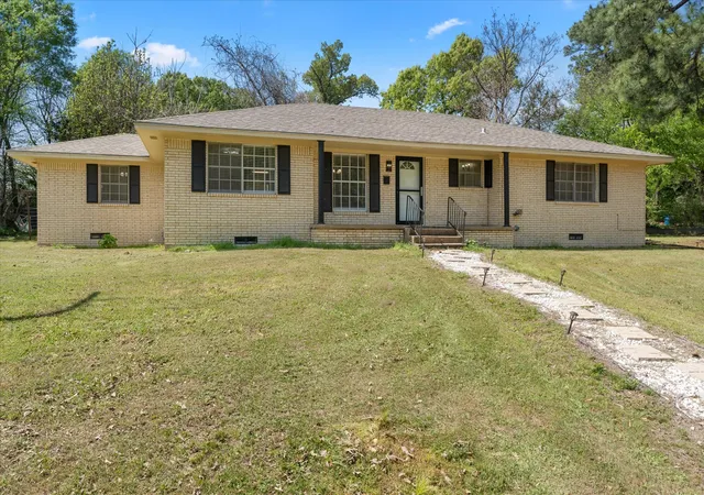 Homes for sale in Mineola, TX | 613 Graham St, Mineola, TX 75773 | MLS# 21230404