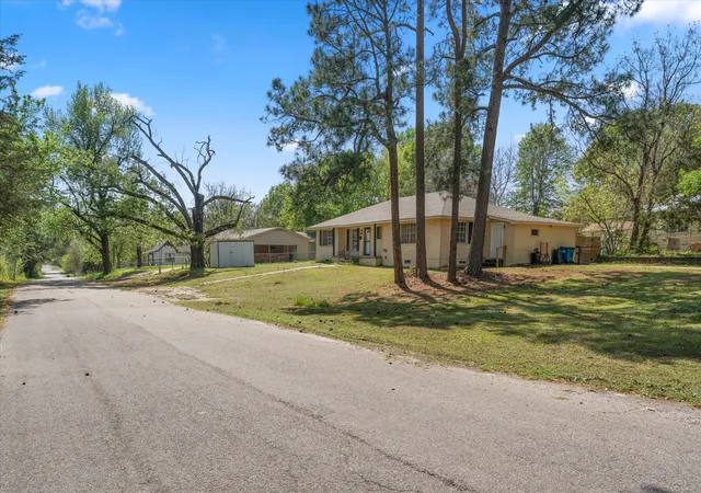 Photo 4 of Single family home for sale at 613 Graham St, Mineola, TX 75773 | MLS# 21230404 | Listing updated on 2026-10-06