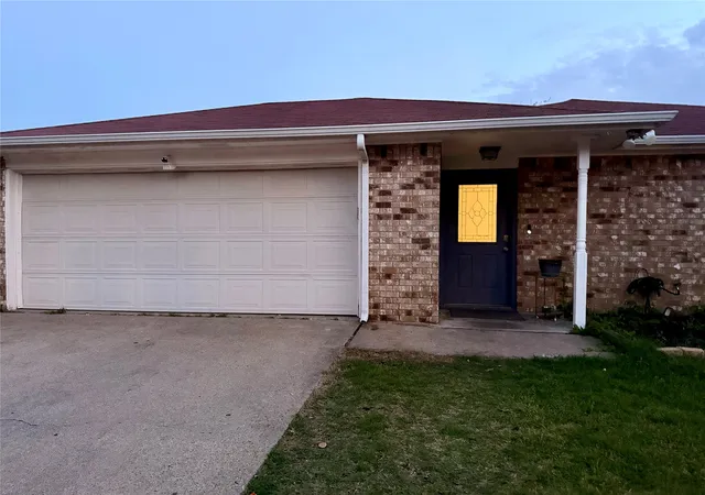 Homes for sale in Duncanville, TX | 422 Jellison Blvd, Duncanville, TX 75116 | MLS# 21230678